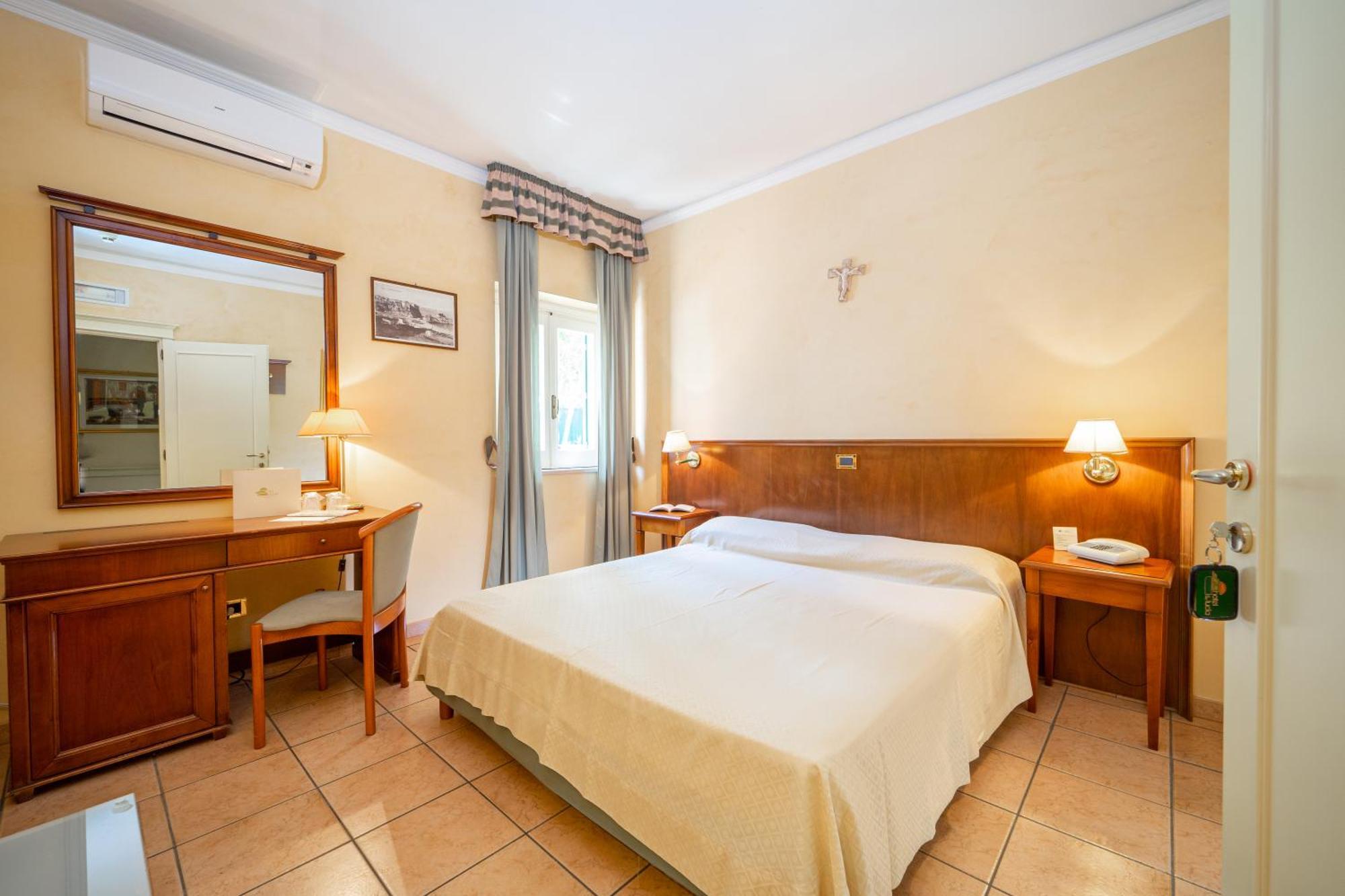 Hotel Santa Lucia Parghelia Exterior photo